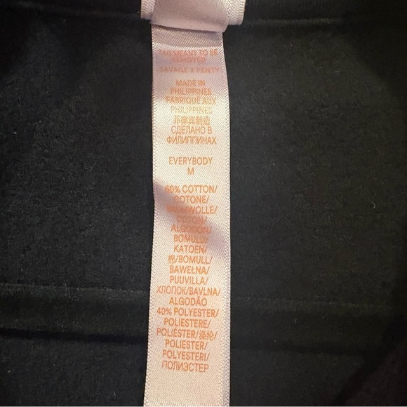 Savage X Fenty $85 Essential Oversized Button-Up Shirt Comfy M P2P 24-26” - Picture 9 of 14